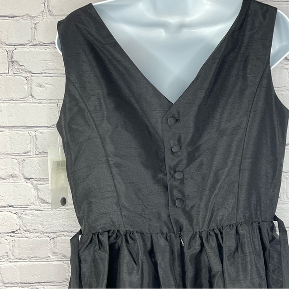 Taylor Nordstrom Black Striped Fit Flare Lined Belted Dress Size 12R Skater NWT - Picture 4 of 10